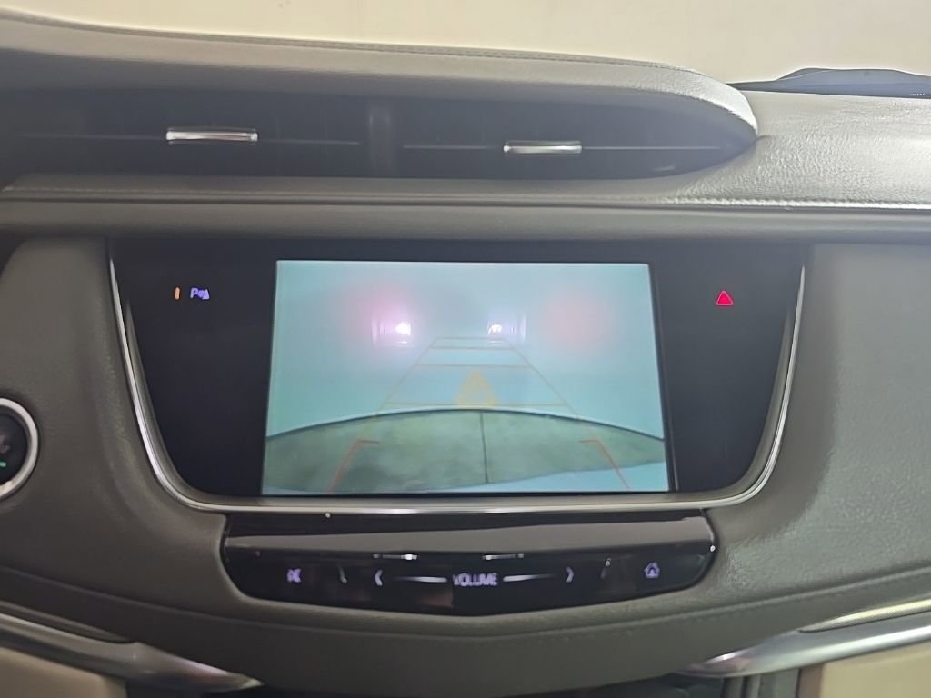 Used 2018 Cadillac XT5 Luxury w/ Driver Awareness Package image 10