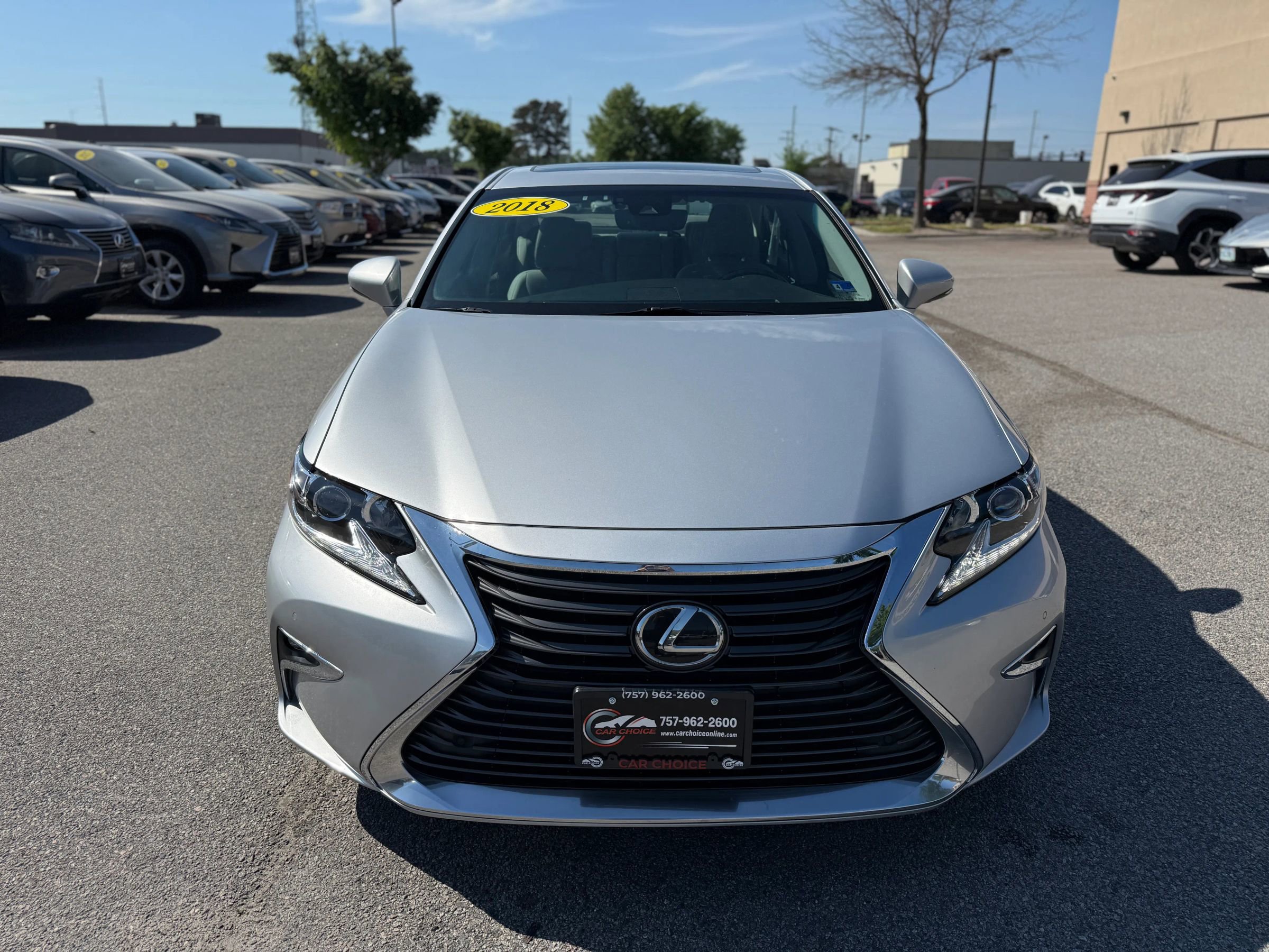 Used 2018 Lexus ES 350 w/ Navigation System Package image 4