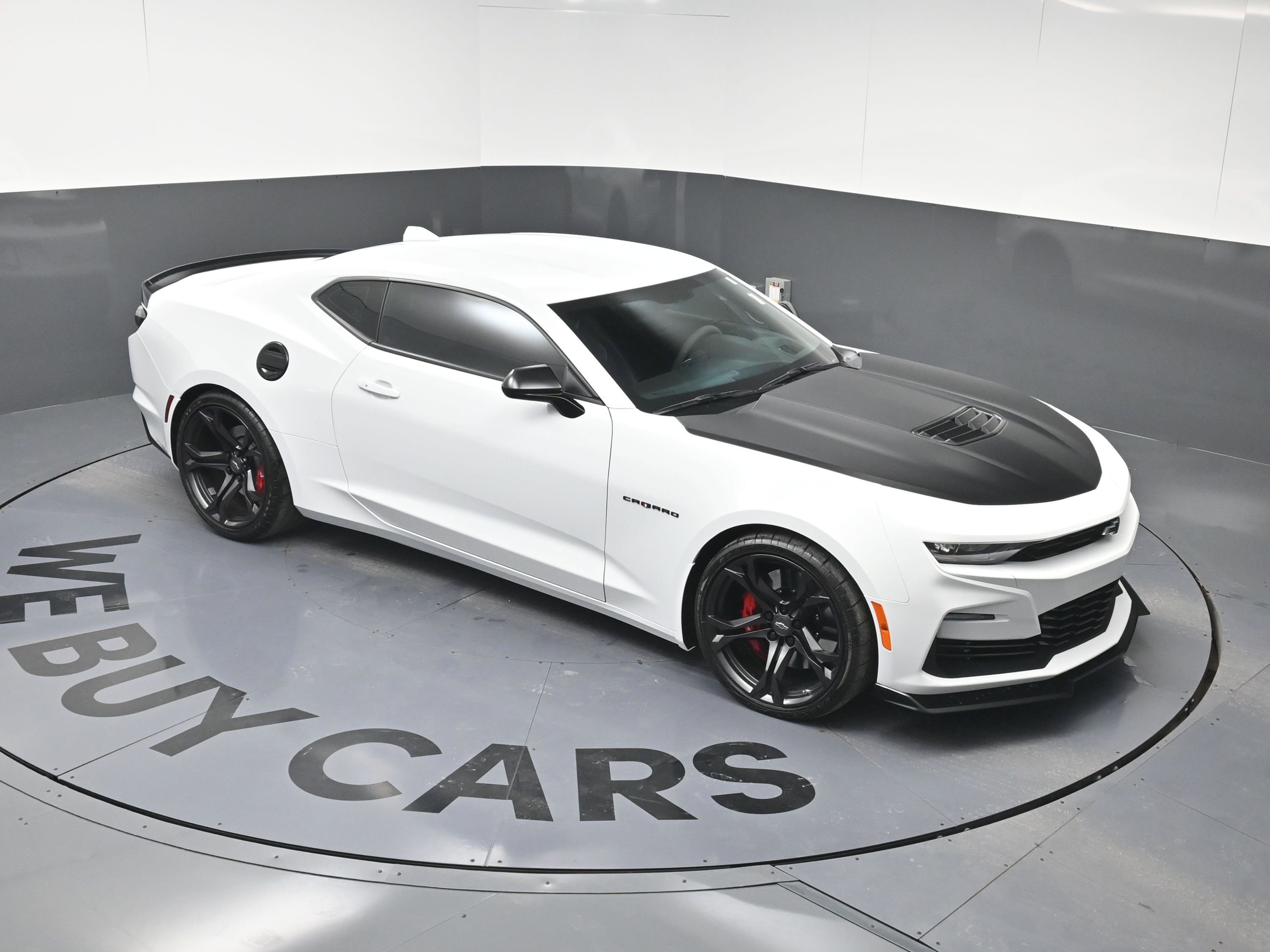Used 2023 Chevrolet Camaro SS RWD image 32