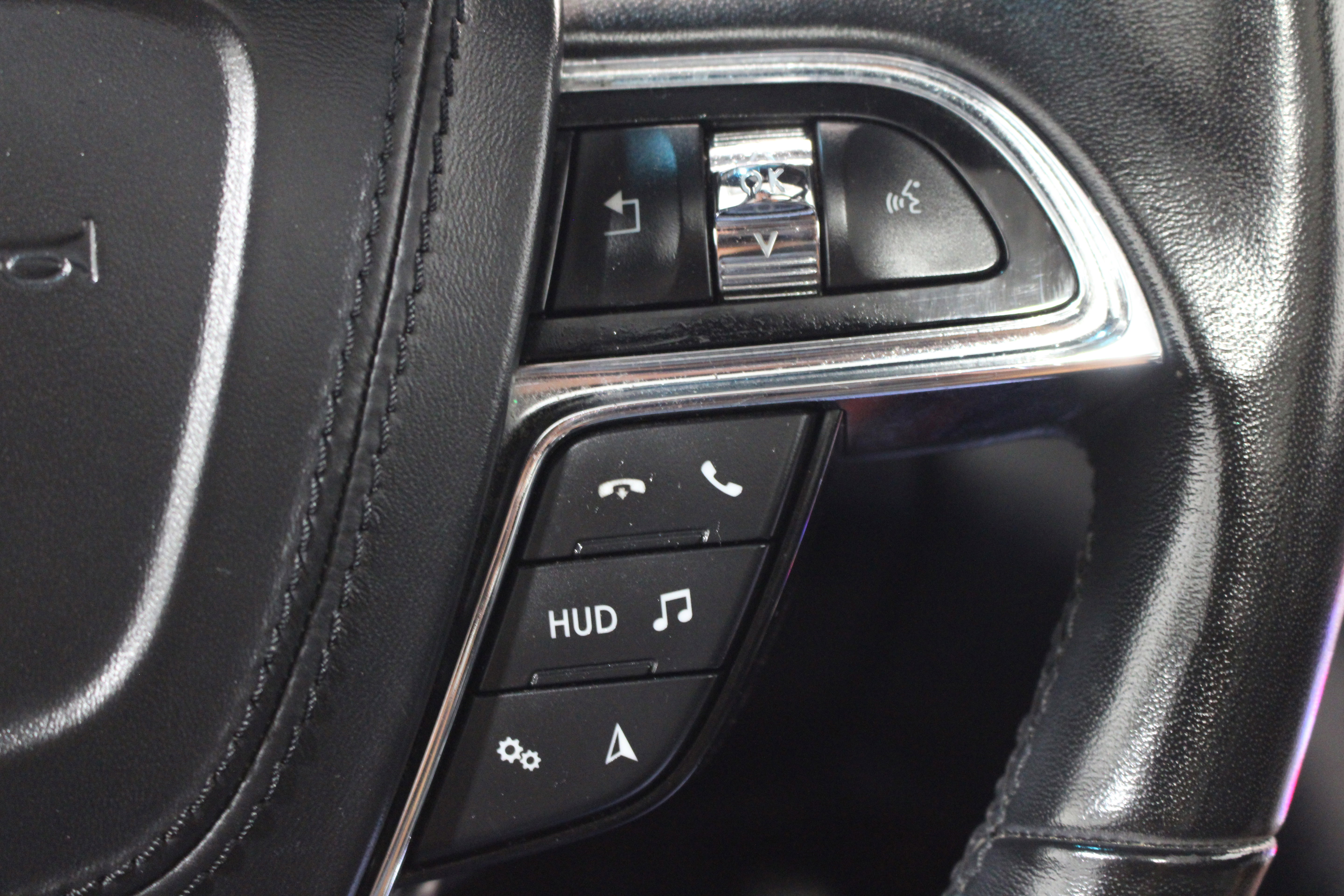 Used 2019 Lincoln Continental Reserve w/ Rear Seat Package FWD image 12