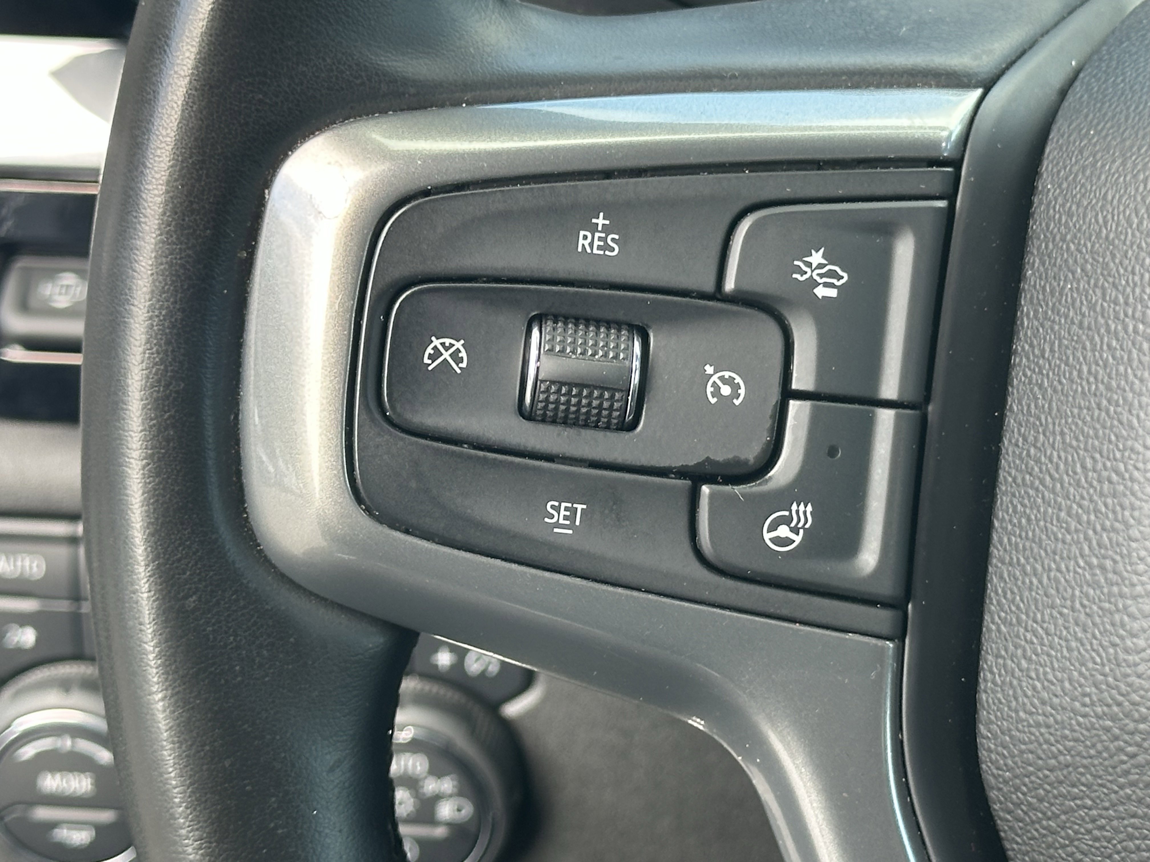 Used 2025 Chevrolet Silverado 3500 LTZ w/ LTZ Premium Package image 23