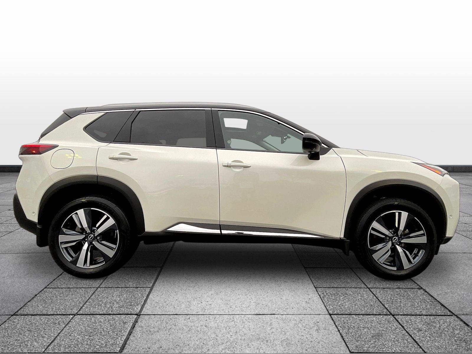 Certified 2023 Nissan Rogue SL w/ SL Premium Package AWD/4WD image 4