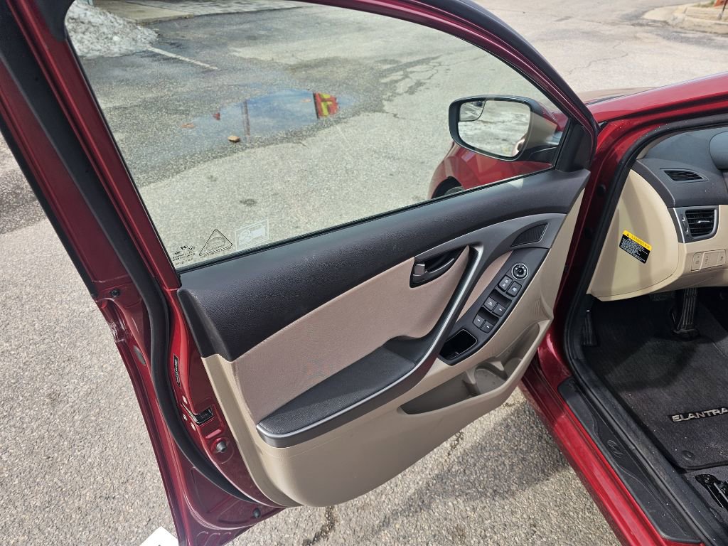 Used 2016 Hyundai Elantra SE w/ Option Group 02 image 27