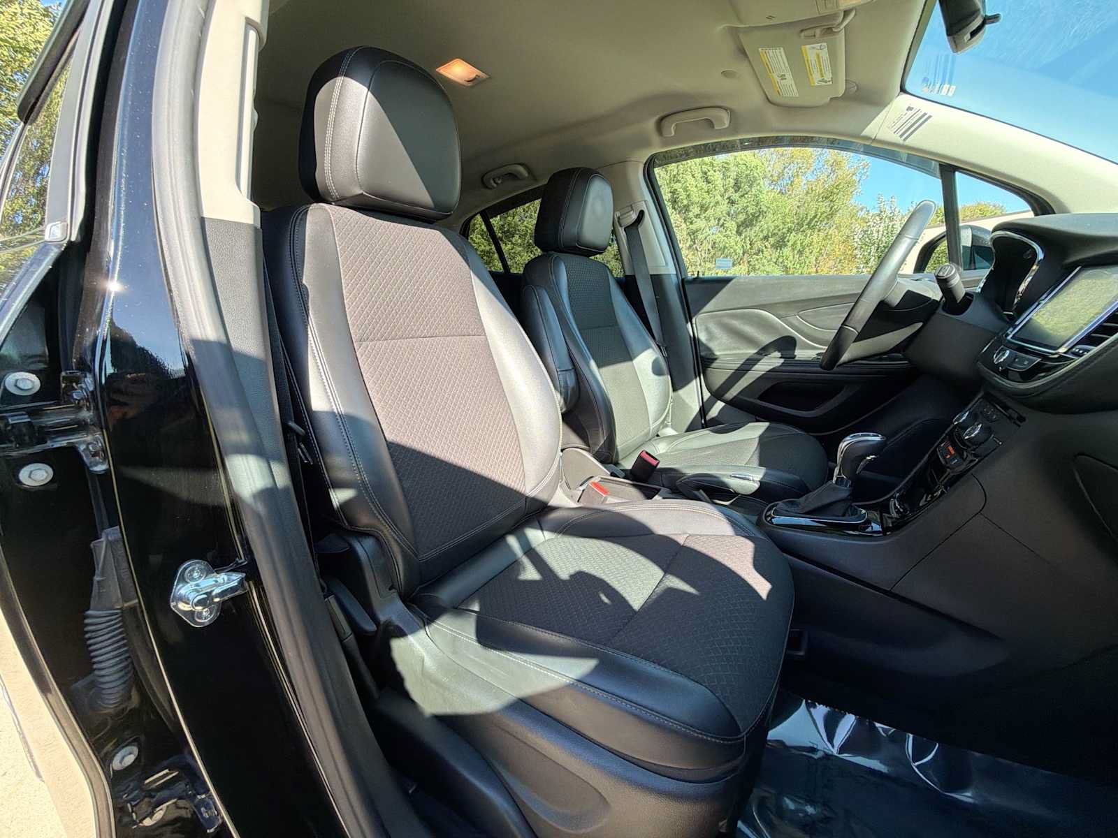 Used 2019 Buick Encore Sport Touring w/ Safety Package FWD image 18