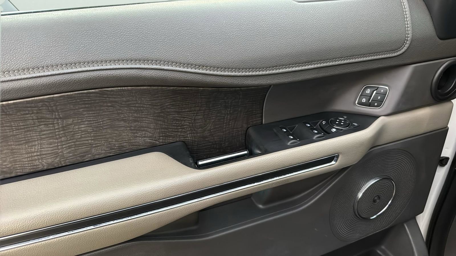 Certified 2020 Ford Expedition Limited w/ Equipment Group 301A image 12