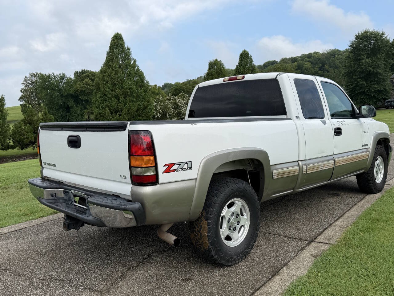 Used 2002 Chevrolet Silverado 1500 LS w/ Off-Road Pkg AWD/4WD image 12
