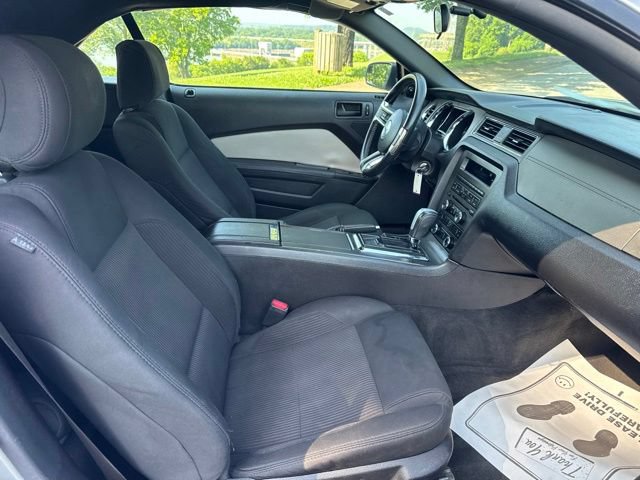 Used 2014 Ford Mustang Convertible RWD image 10