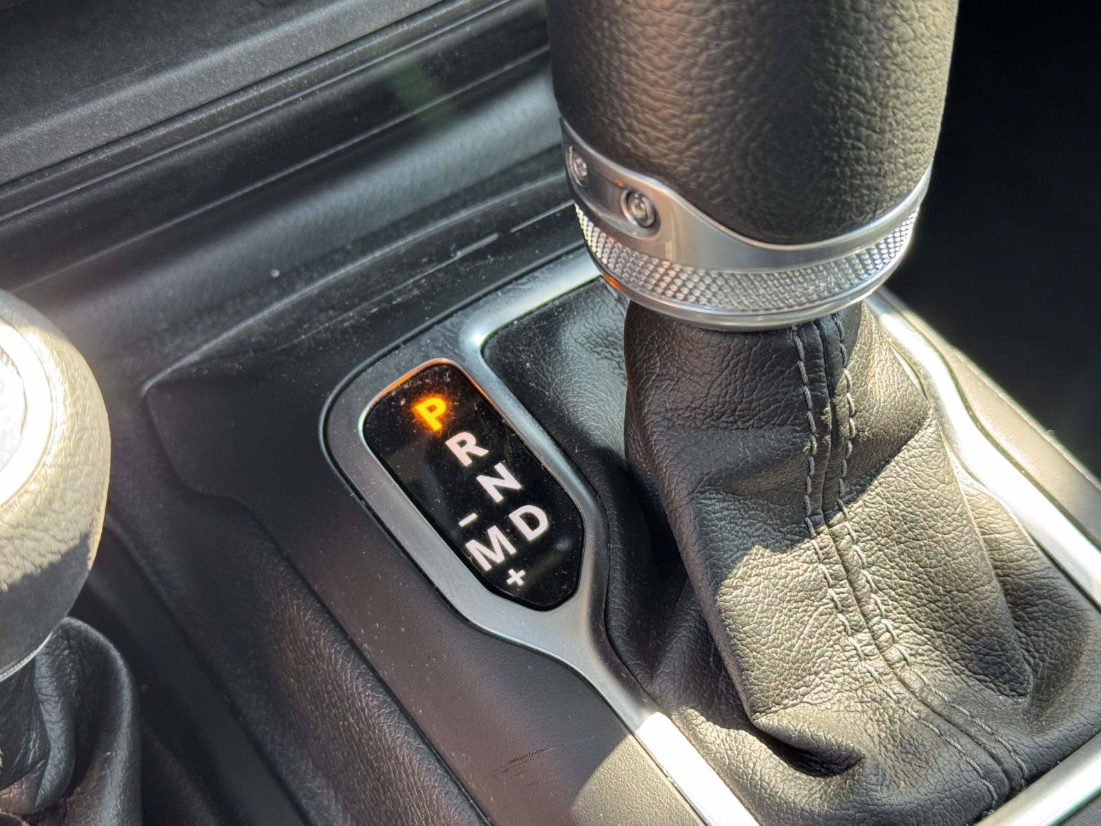 Used 2025 Jeep Wrangler Unlimited Sport AWD/4WD image 13