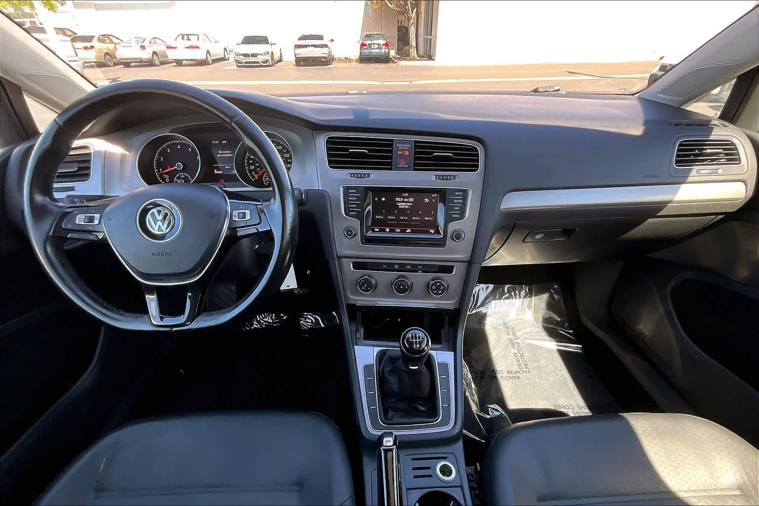 Used 2015 Volkswagen Golf S FWD image 15