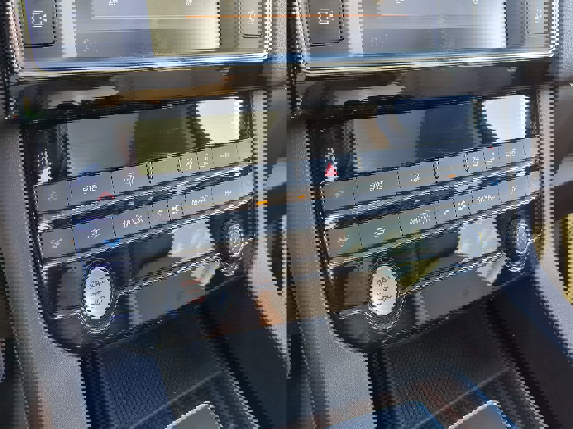 Used 2018 Jaguar F-PACE Prestige image 26