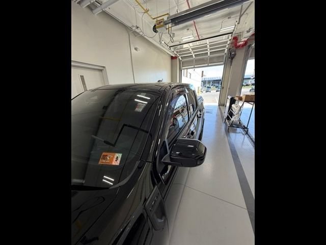 Used 2025 Ford Maverick Lobo AWD/4WD image 32