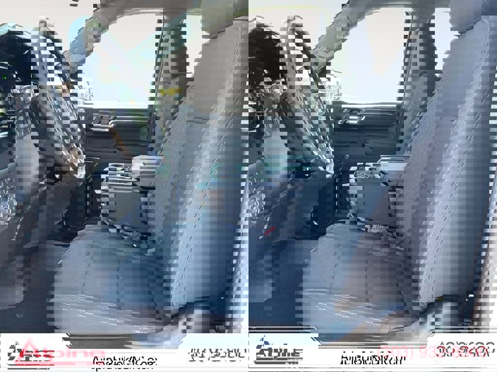 Used 2024 Chevrolet Silverado 1500 LT image 9