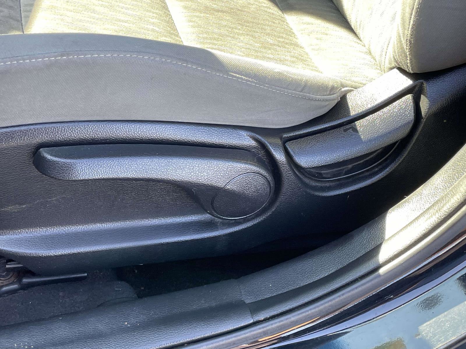 Used 2016 Kia Forte LX FWD image 16