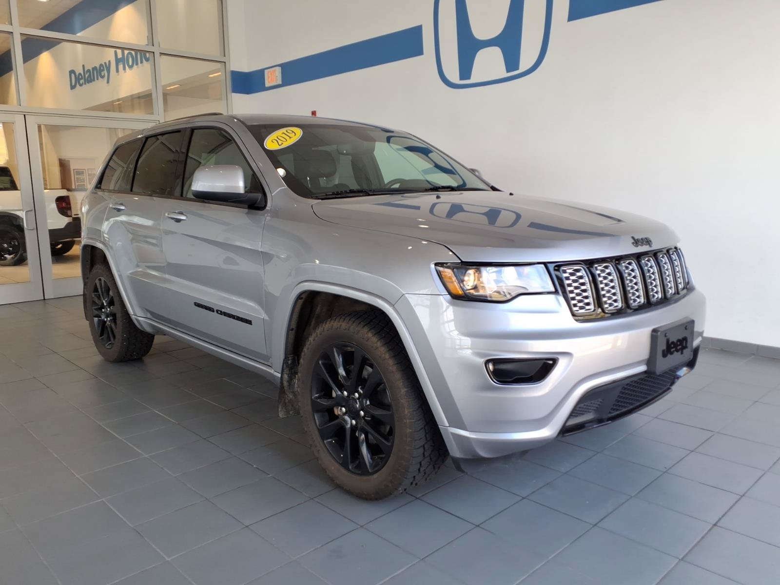 Used 2019 Jeep Grand Cherokee Altitude