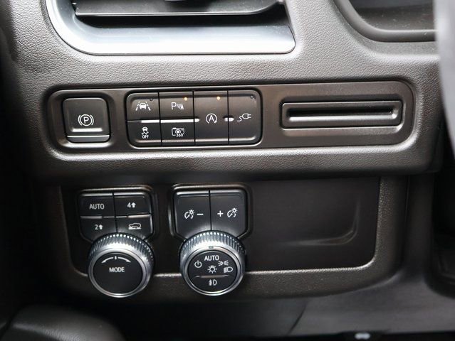 Used 2022 GMC Yukon SLT w/ SLT Premium Package image 43