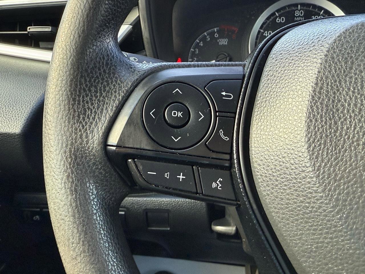 Used 2020 Toyota Corolla LE image 17