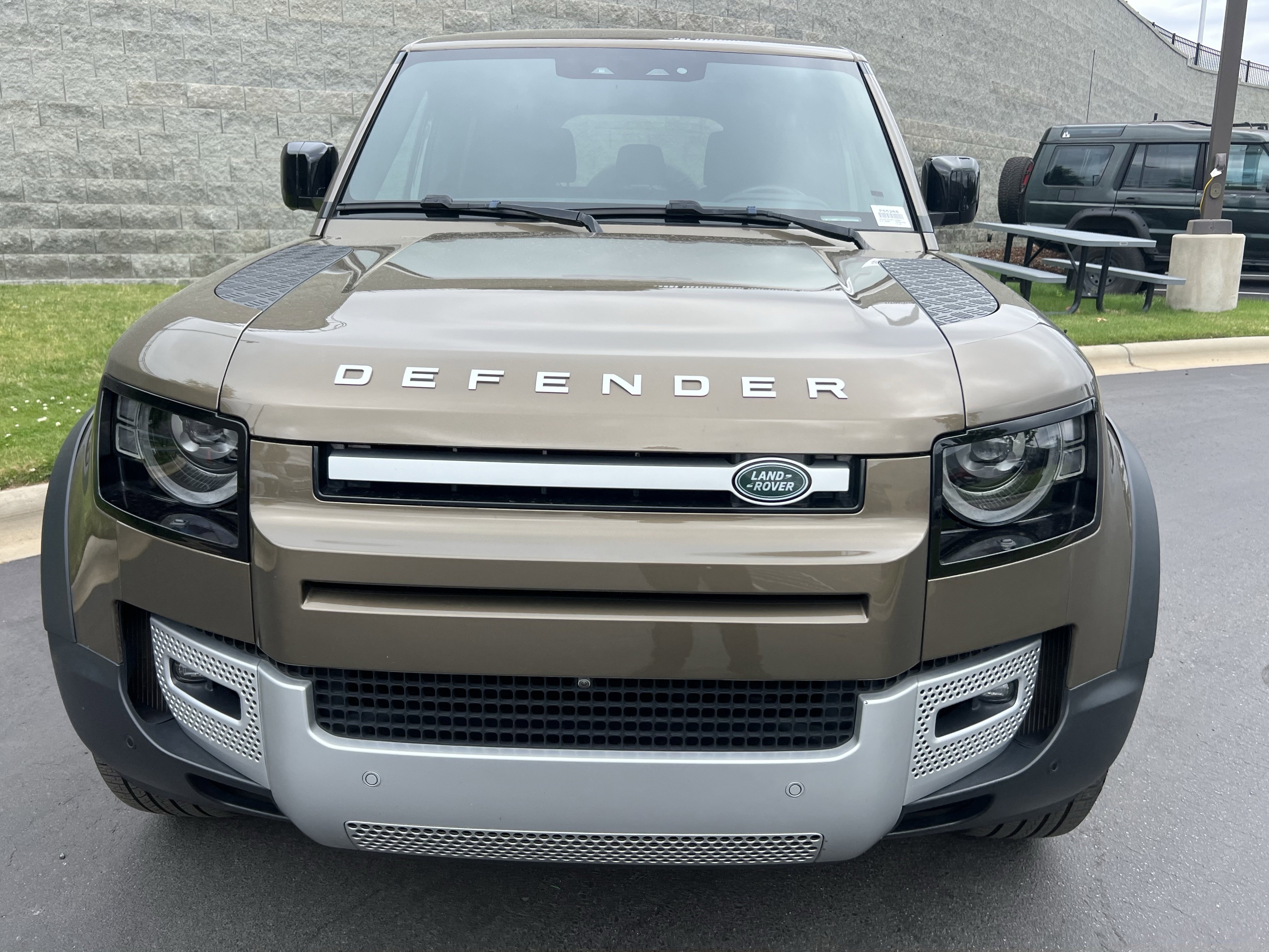 Used 2023 Land Rover Defender 110 SE AWD/4WD image 8