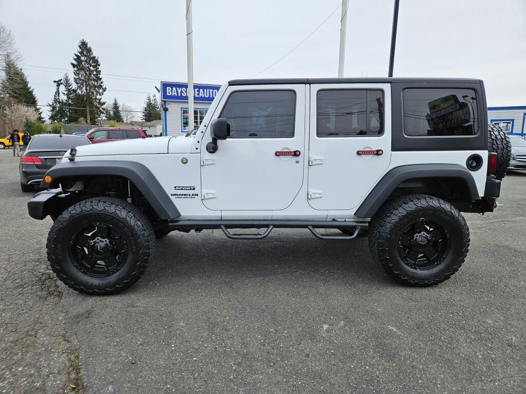 Used 2013 Jeep Wrangler Unlimited Sport image 2