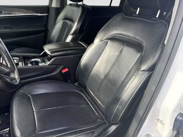 Used 2022 Jeep Grand Cherokee L Limited w/ Luxury Tech Group II AWD/4WD image 13