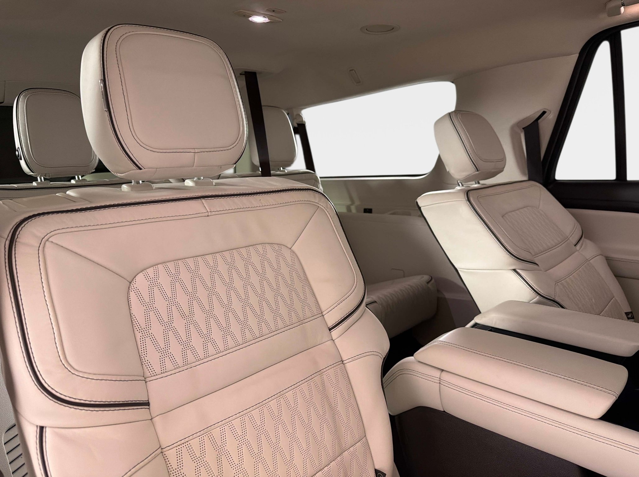 Used 2024 Lincoln Navigator L Black Label AWD/4WD image 26