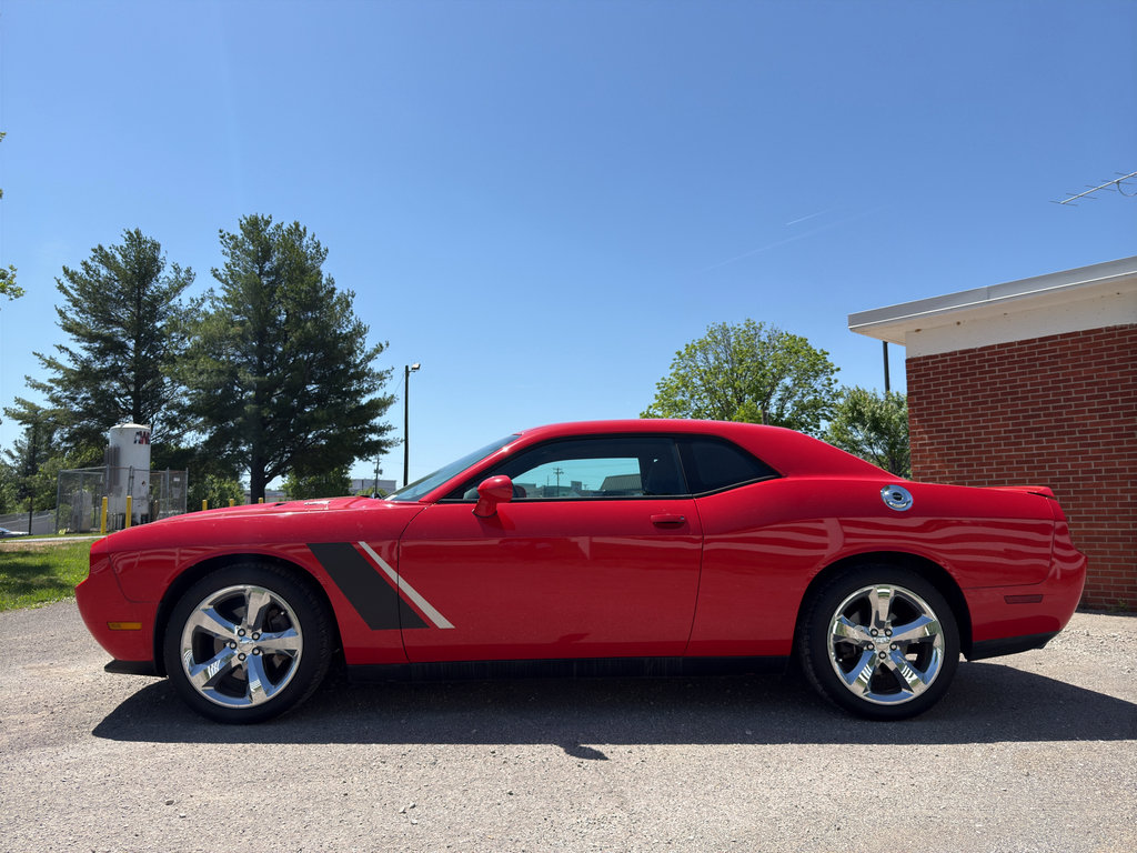 Used 2013 Dodge Challenger R/T RWD image 6