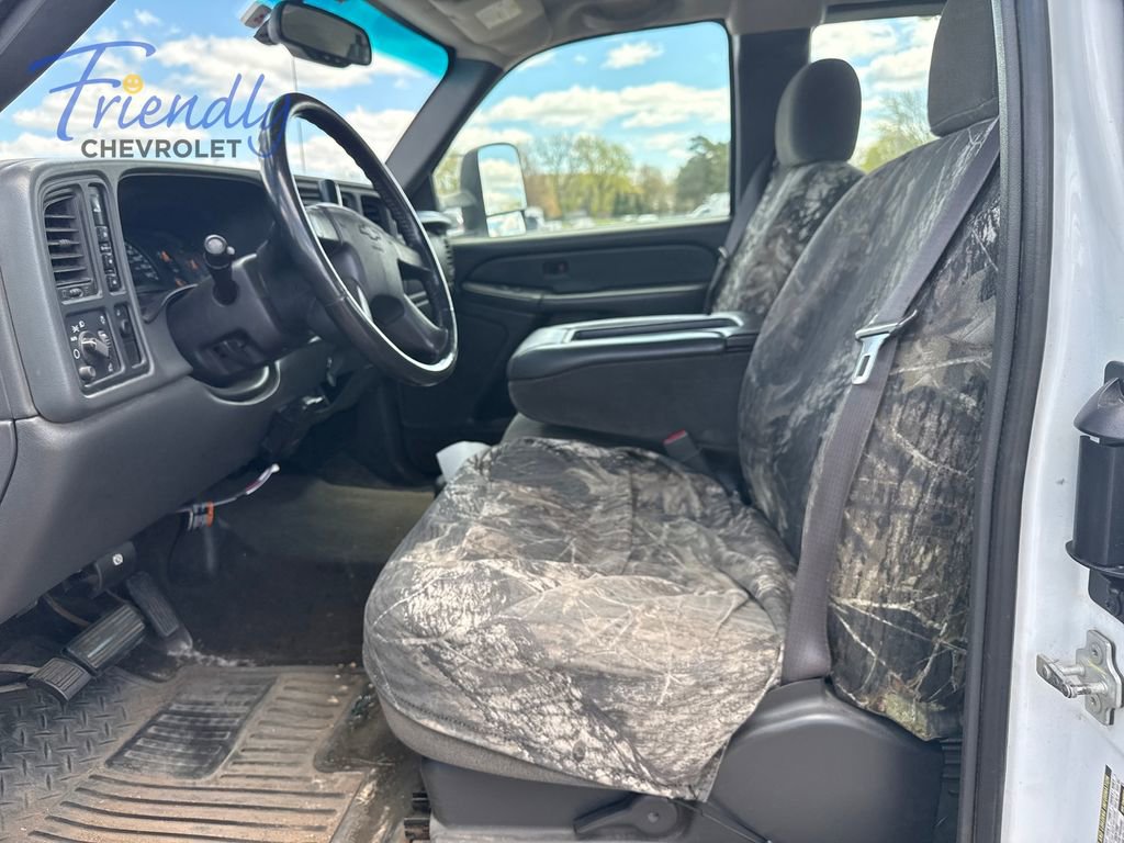 Used 2005 Chevrolet Silverado 2500 LS AWD/4WD image 6