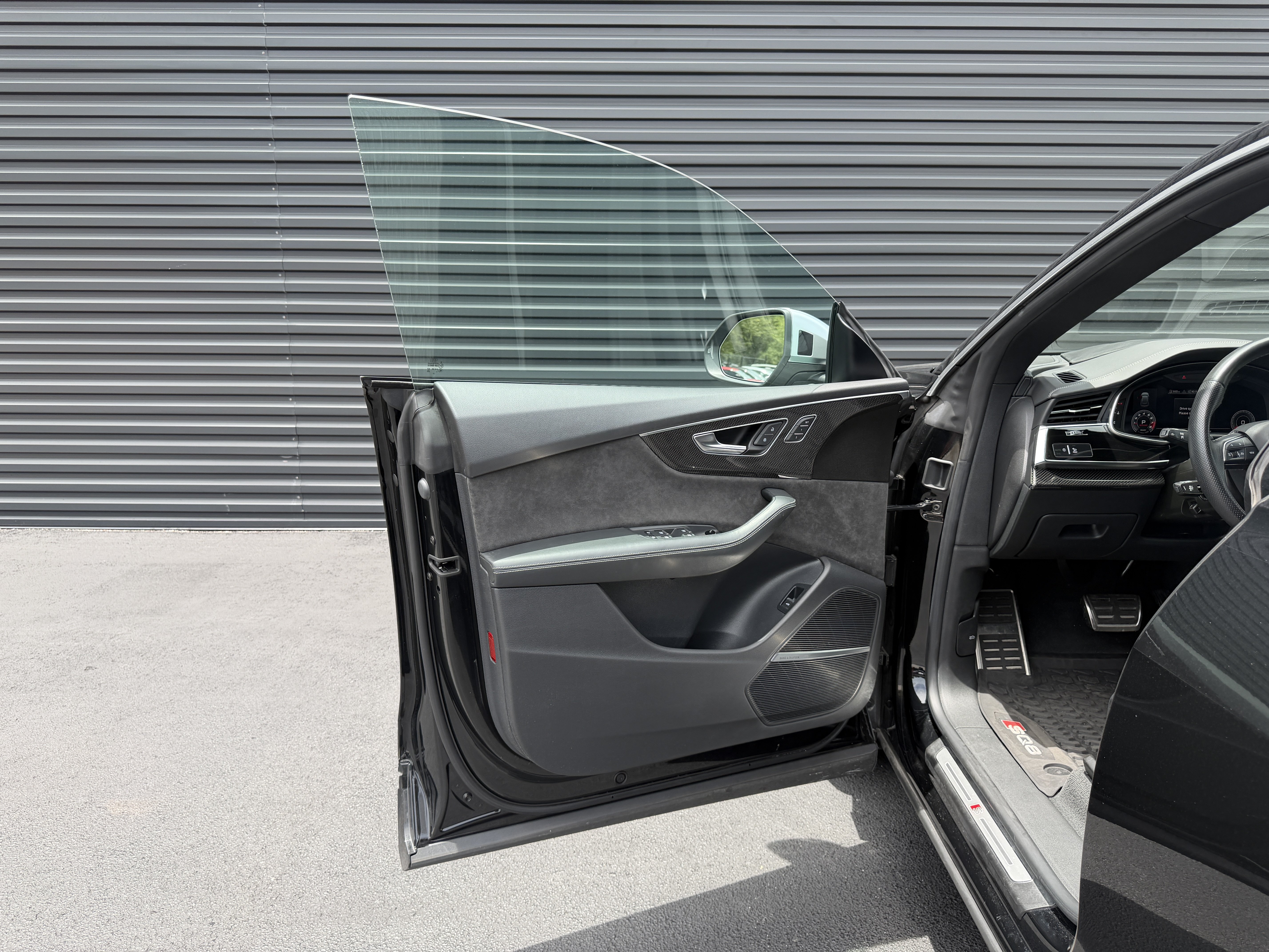 Used 2022 Audi SQ8 Prestige AWD/4WD image 22