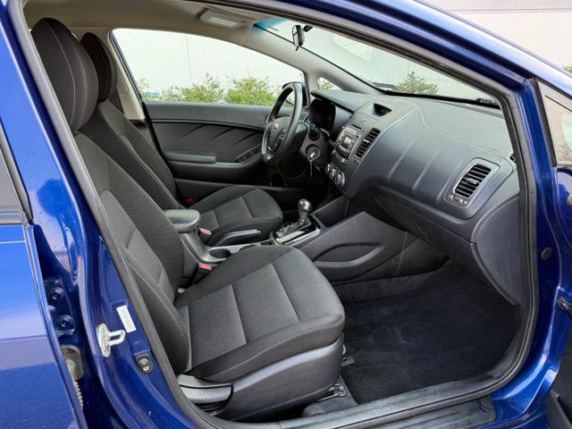 Used 2017 Kia Forte LX image 17