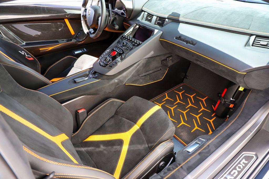 Used 2019 Lamborghini Aventador SVJ AWD/4WD image 44
