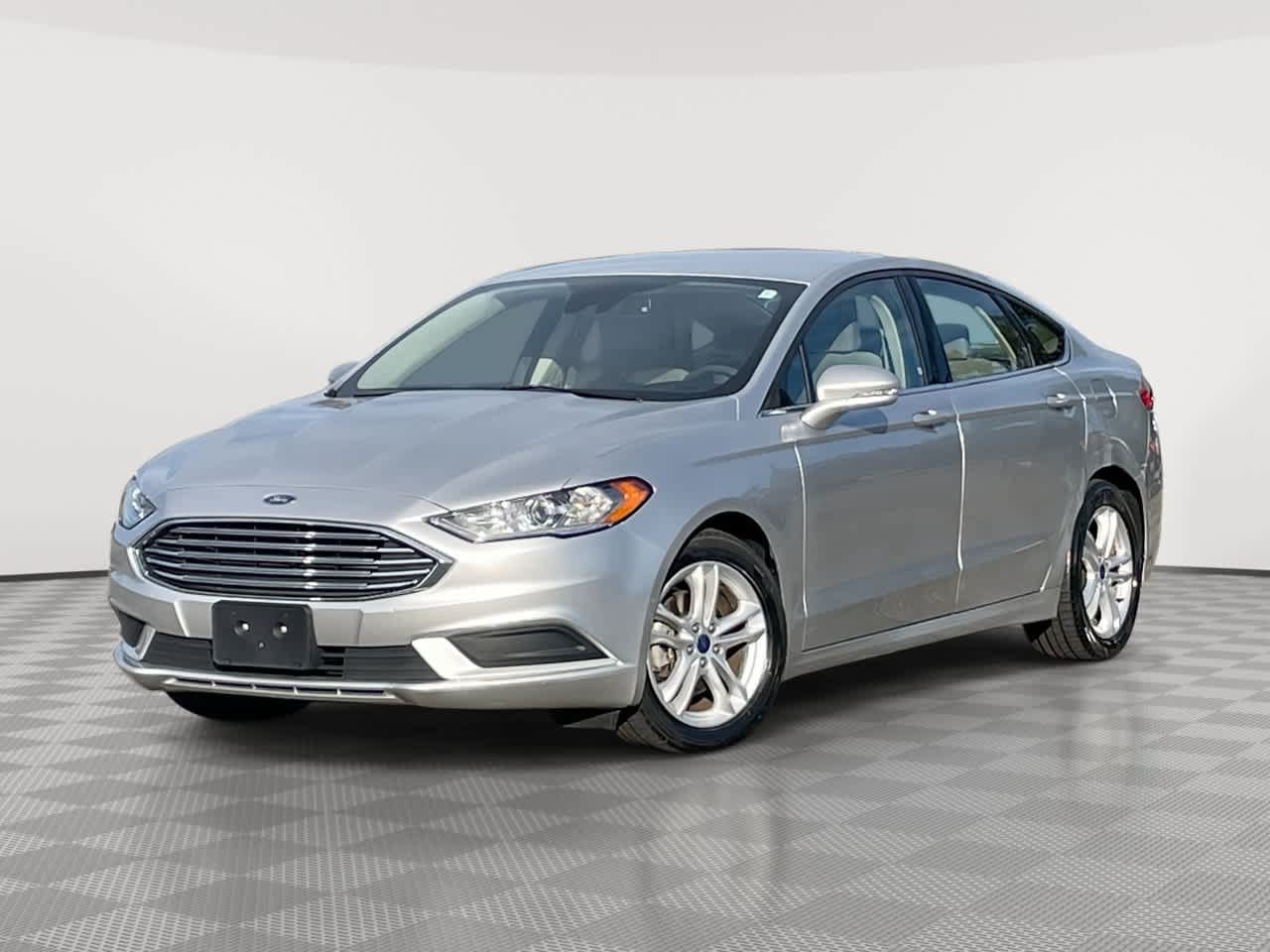Used 2018 Ford Fusion SE FWD image 1