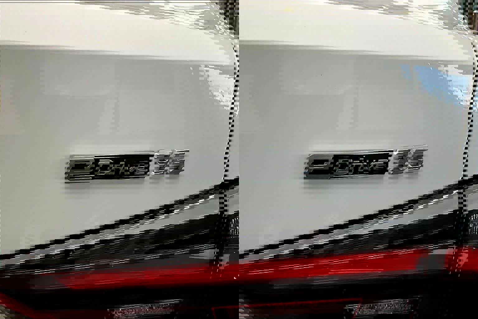 Used 2023 BMW i4 eDrive35 w/ Premium Package image 9