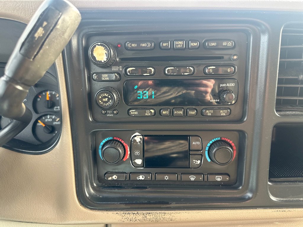 Used 2004 Chevrolet Suburban LT w/ Preferred Equipment Group image 19