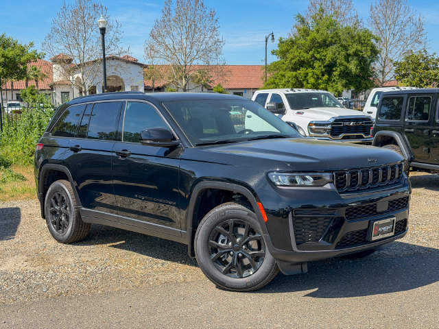 New 2026 Jeep Grand Cherokee Altitude AWD/4WD image 2