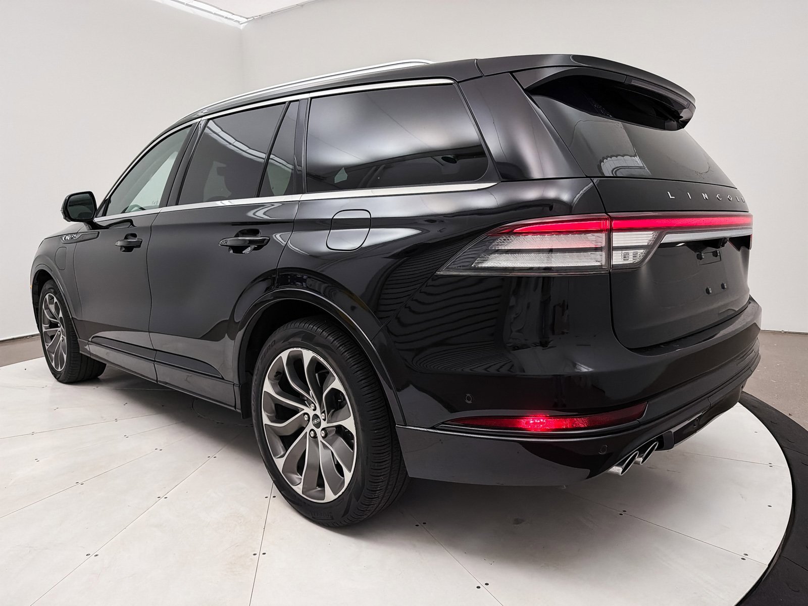 Used 2021 Lincoln Aviator Grand Touring w/ Equipment Group 301A image 19