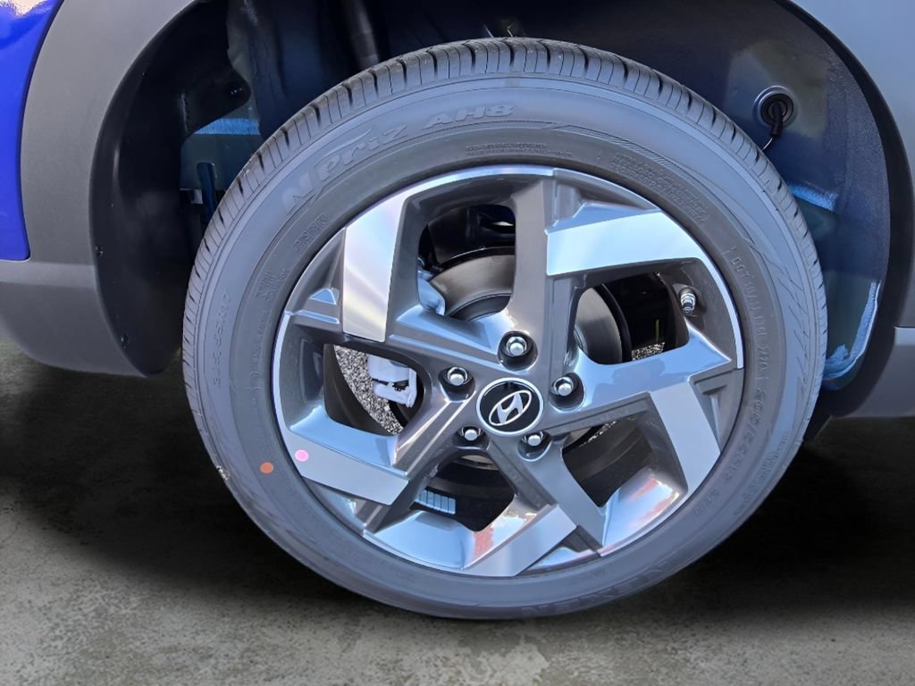 Used 2025 Hyundai Venue SEL FWD image 30