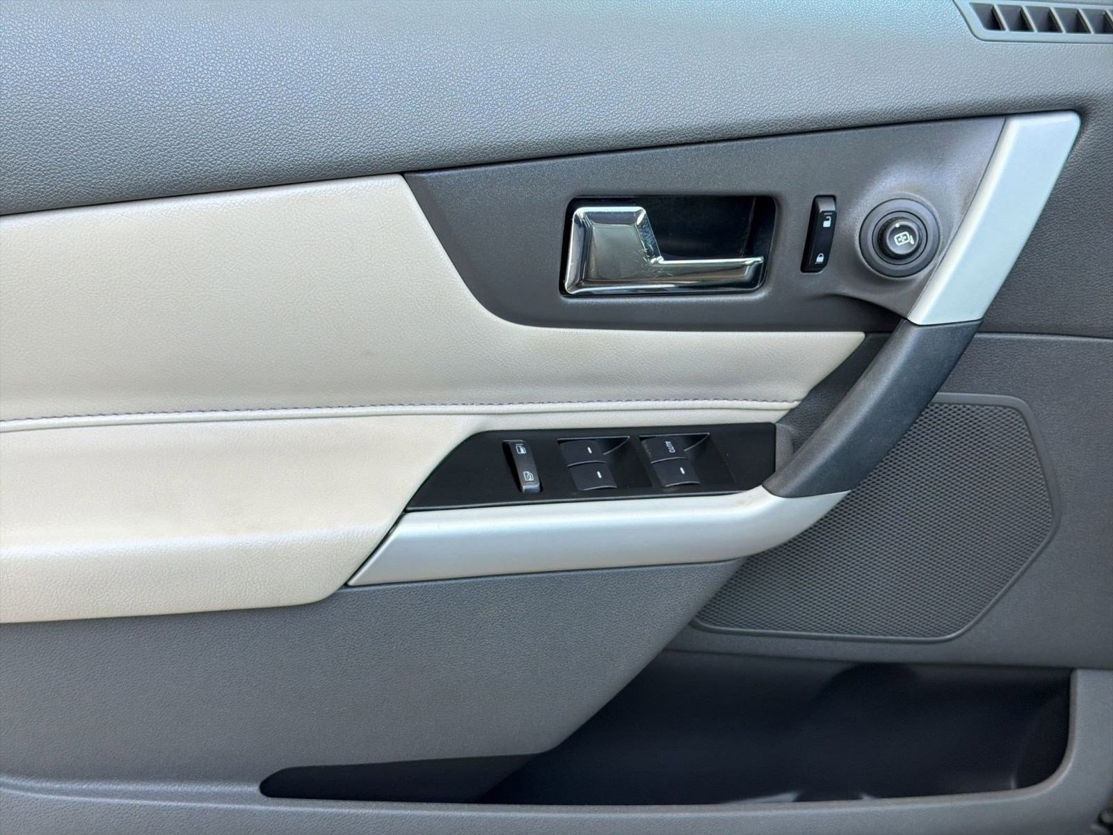 Used 2014 Ford Edge Limited w/ Driver Entry Package FWD image 13
