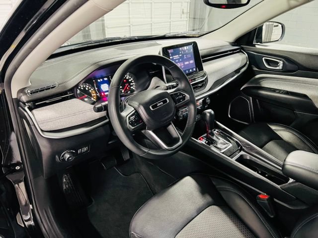Used 2022 Jeep Compass Latitude FWD image 23