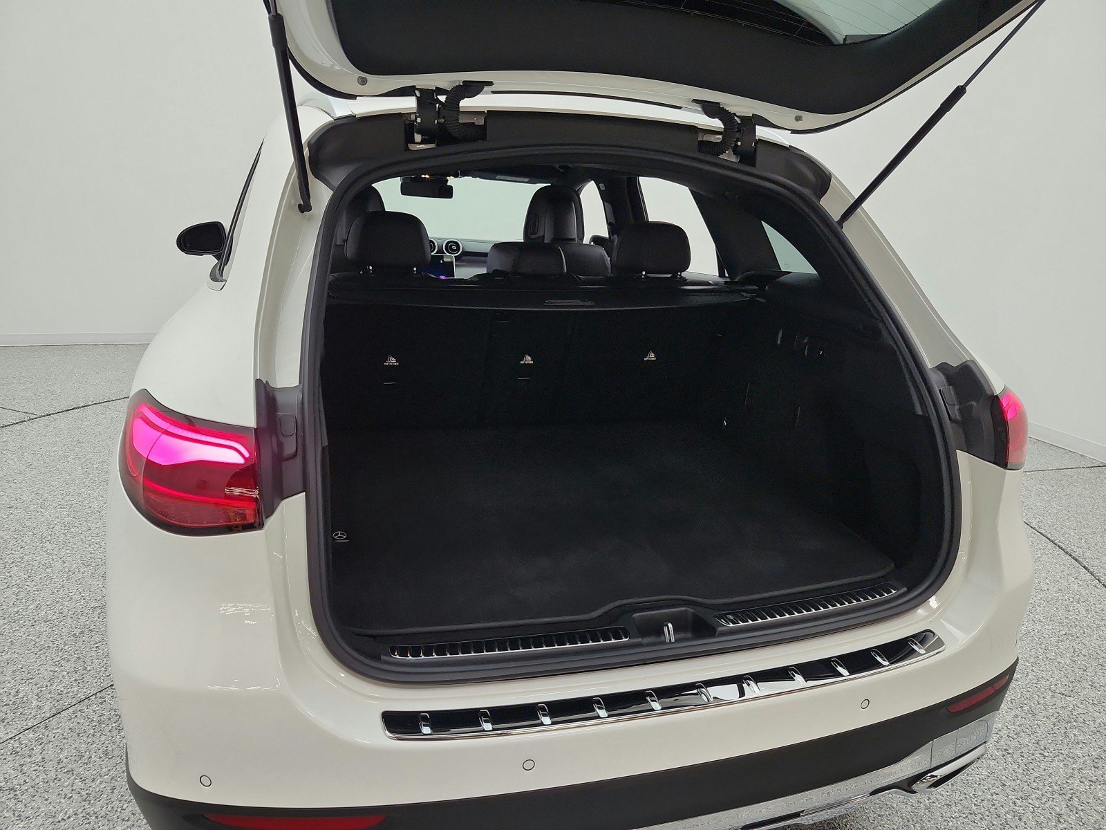 Certified 2026 Mercedes-Benz GLC 300 image 20