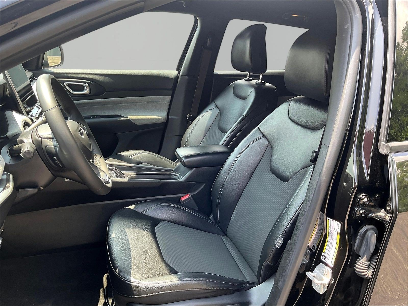 New 2026 Jeep Grand Cherokee Altitude AWD/4WD image 16