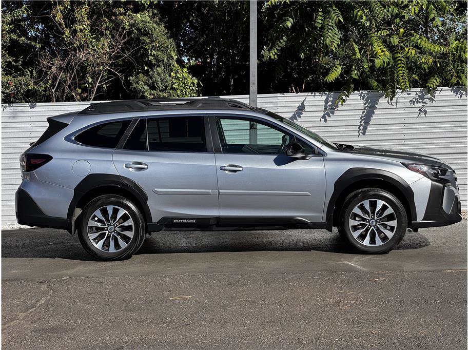 Used 2023 Subaru Outback Limited XT AWD/4WD image 13