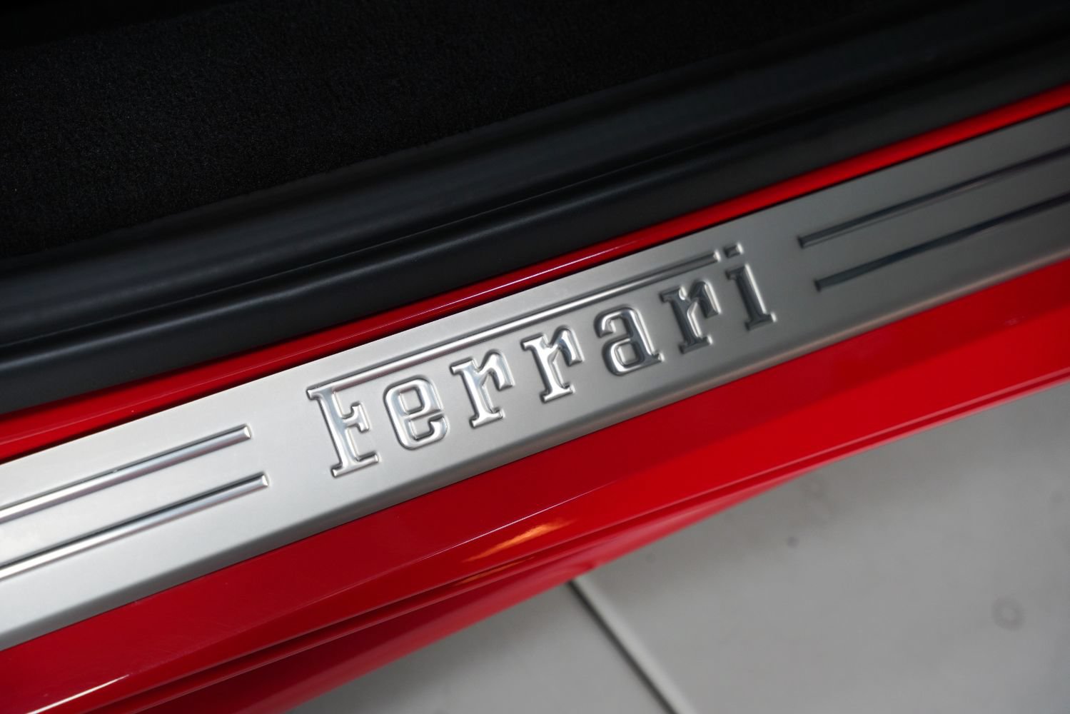 Used 2017 Ferrari 488 GTB RWD image 34