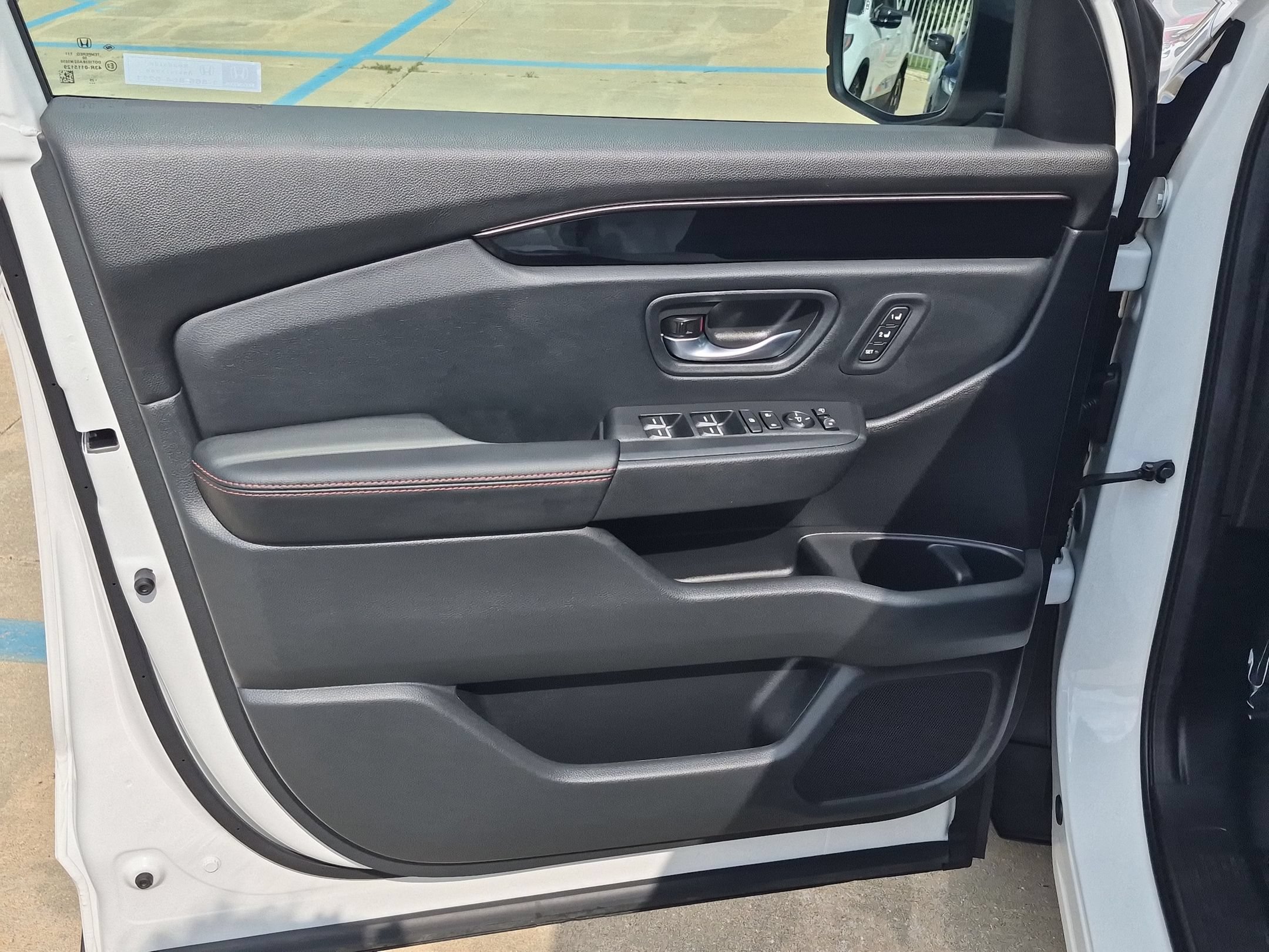 Certified 2025 Honda Pilot TrailSport image 12