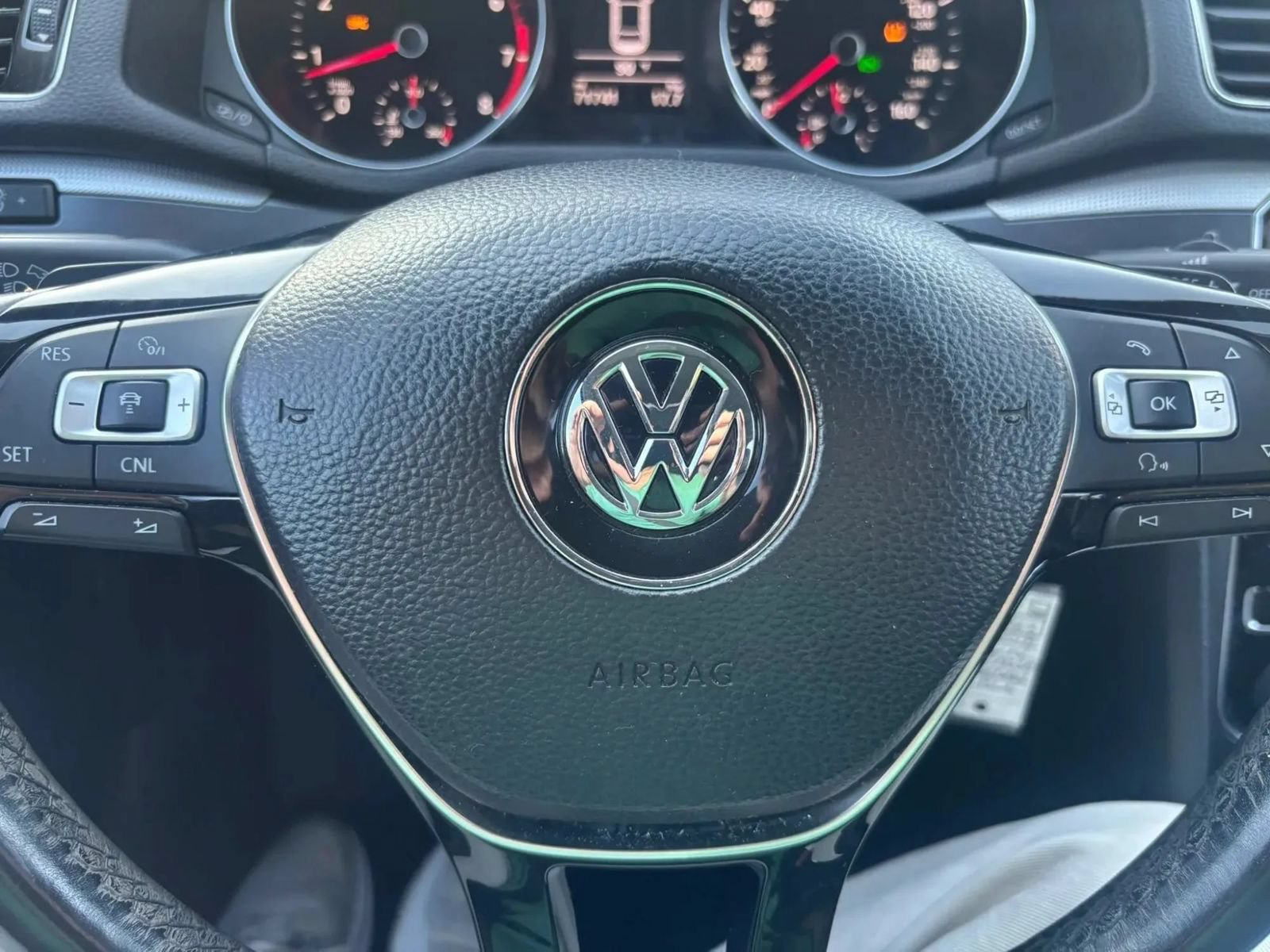 Used 2018 Volkswagen Passat 2.0T R-Line FWD image 10