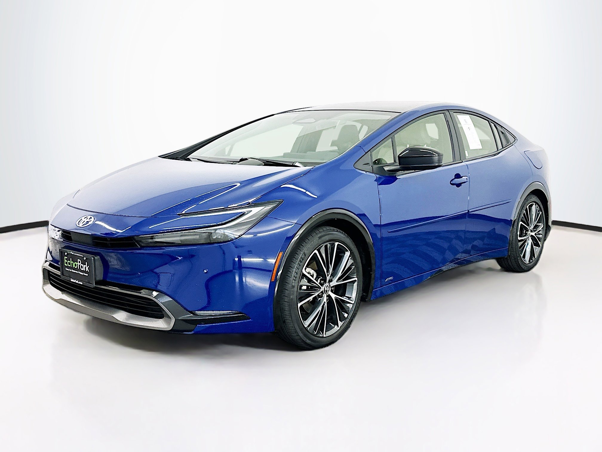 Used 2023 Toyota Prius XLE image 3