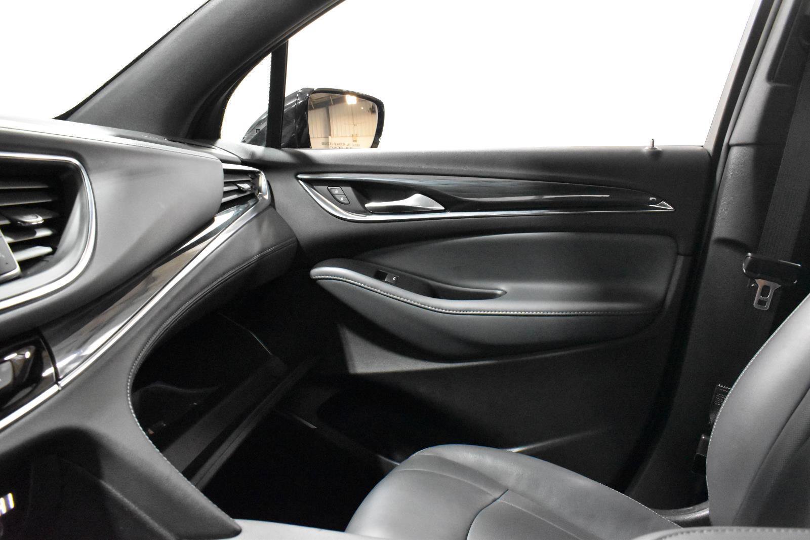 Used 2023 Buick Enclave Essence image 33