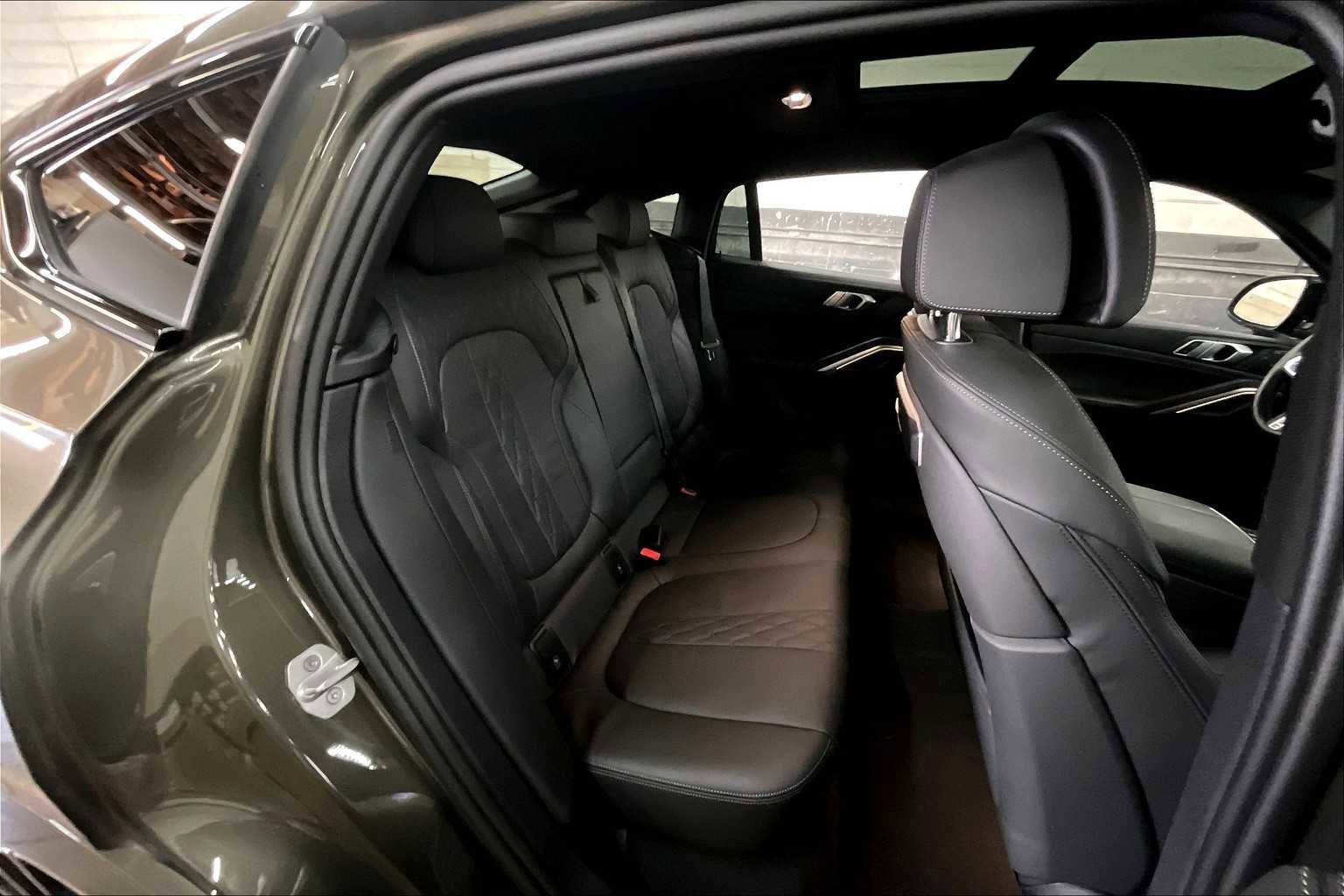 Used 2025 BMW X6 M60i image 30
