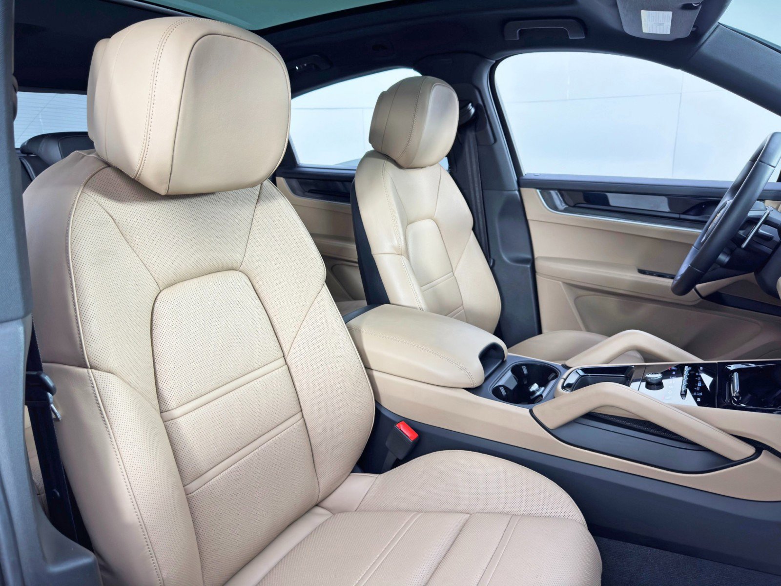 Used 2024 Porsche Cayenne S AWD/4WD image 44