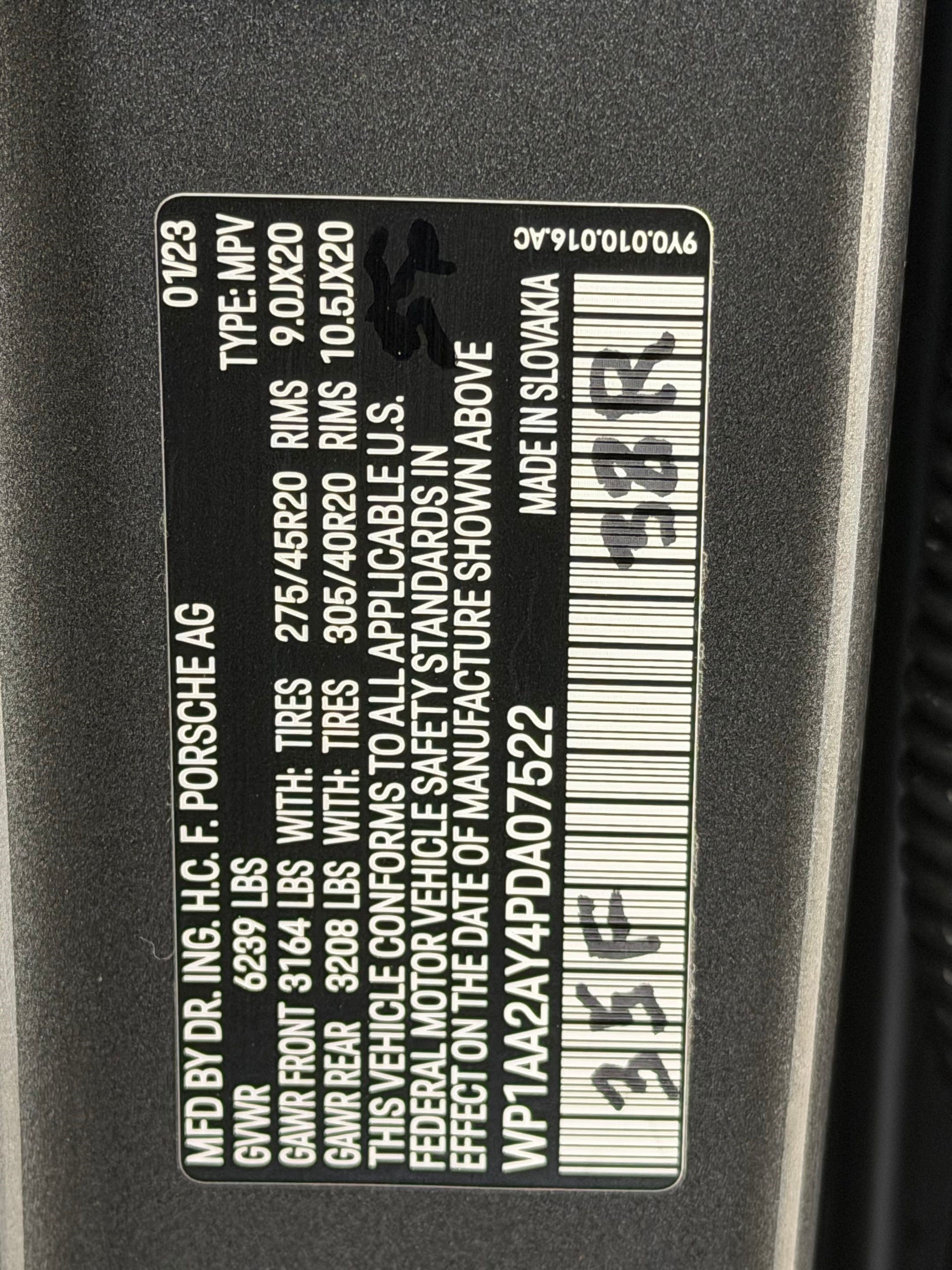 Certified 2023 Porsche Cayenne AWD/4WD image 28