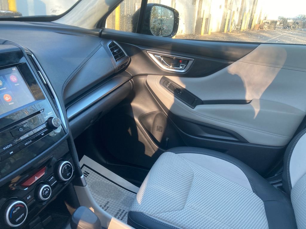Used 2023 Subaru Forester Premium image 16