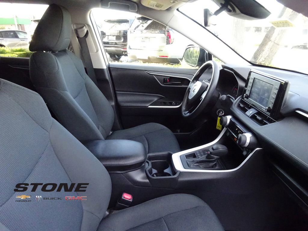 Used 2021 Toyota RAV4 LE w/ Carpet Mat Package (TMS) image 16